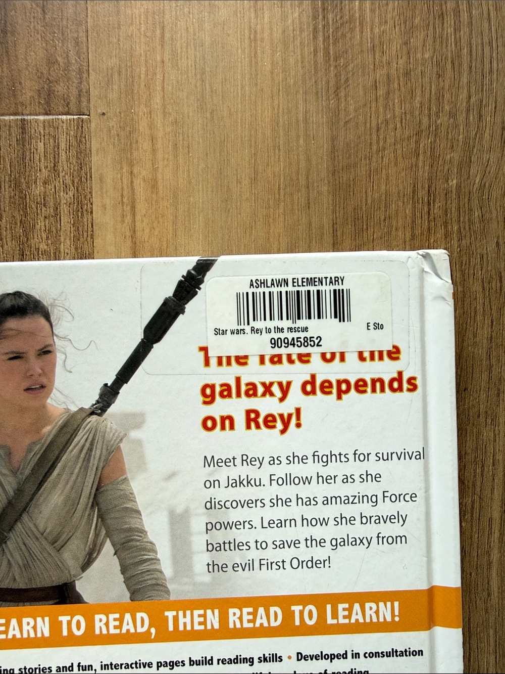 Star Wars In 100 Scenes Book and Star Wars Rey to the Rescue Book - Picture 6 of 6
